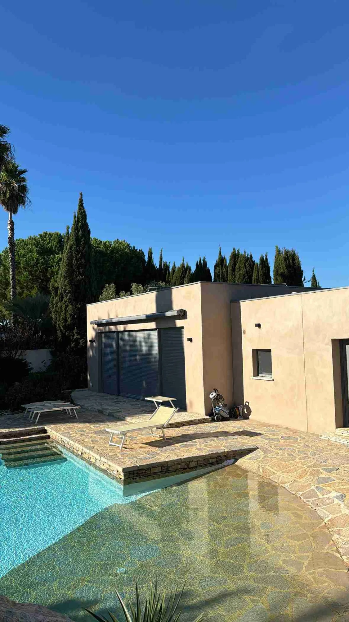 Rénovation d'une villa avec piscine — après